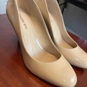Gianni Bini Women's Tan Patent Leather Round Toe Pumps Heels - Size 7